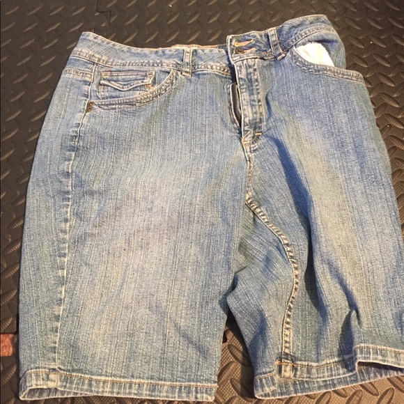 St. John's Bay Pants - St. John’s Bay Stretch Size 10 Denim Blue Shorts